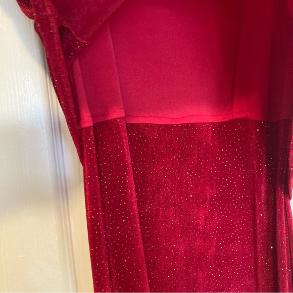 Betsy & Adam By Jaslene Red Solid Sparkling Sequin Gown Dress Maxi Slit Bodycon - Picture 6 of 7